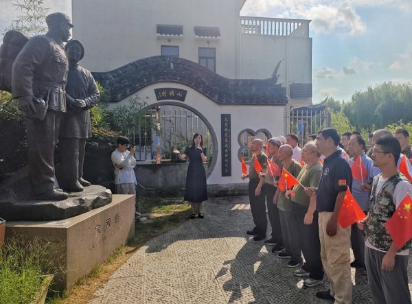 牛盈服务中心 一桥连沪浙！共上“微党课”，同看九三阅兵直播，他们这样传承红色基因